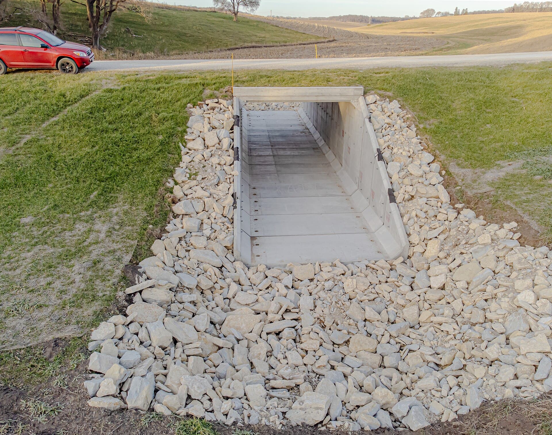 Precast box culvert installation